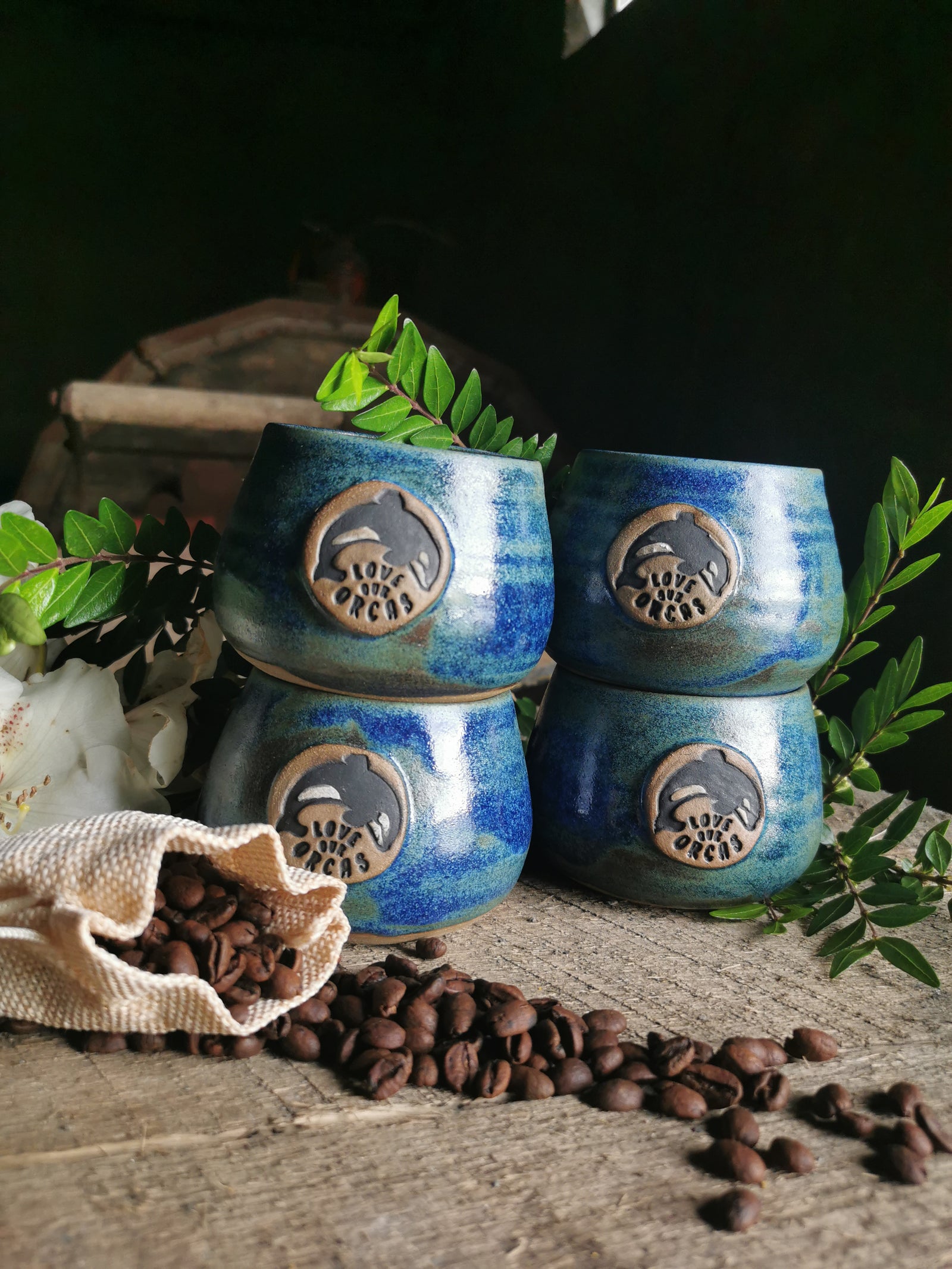 Orca Huggable Coffee Beaker